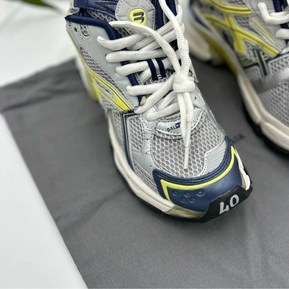 Men’s Balenciaga multicolor runner sneakers size 7 US